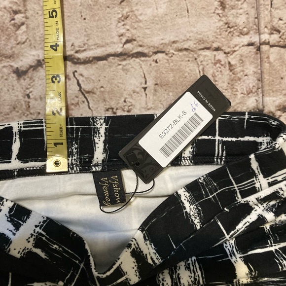 NWT VFshow black/white geometric print, pencil ruched detail midi skirt, size S - Picture 10 of 11